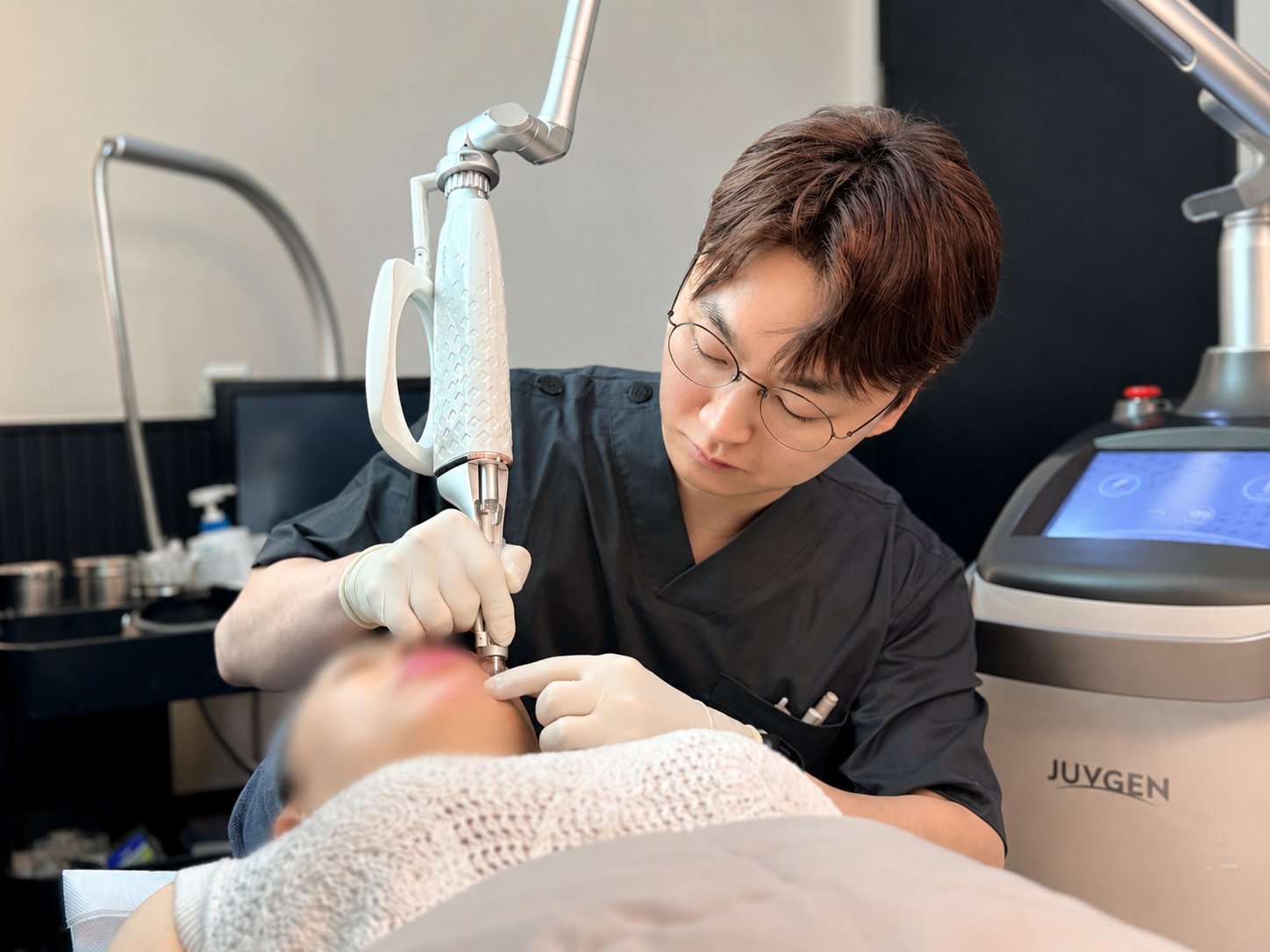 청담 리프팅 어디서 받는 게 좋아